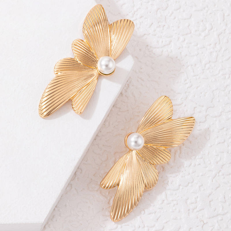 Fashion Butterfly Alloy Plating Artificial Pearls Womenu0027S Ear Studs 1 Pair