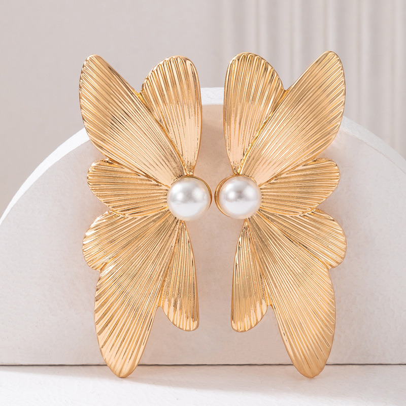 Fashion Butterfly Alloy Plating Artificial Pearls Womenu0027S Ear Studs 1 Pair