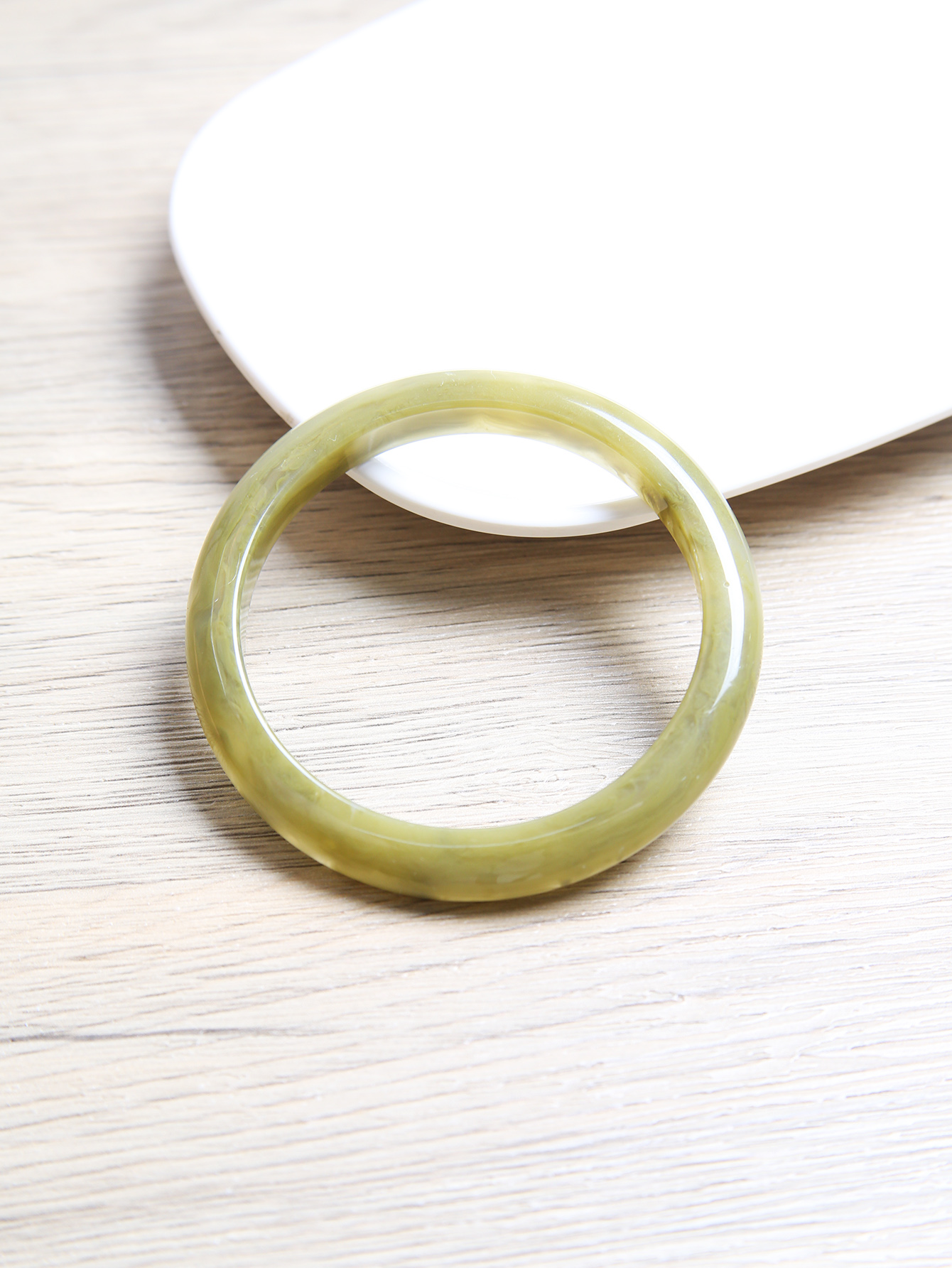 Vintage Style Round Synthetic Resin Womenu0027S Bangle 1 Piece