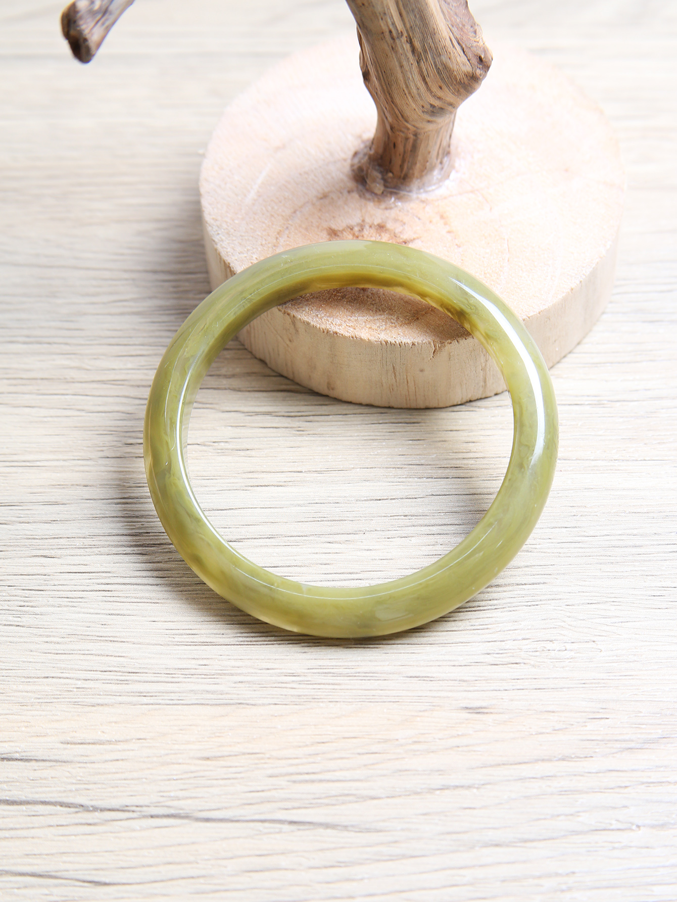 Vintage Style Round Synthetic Resin Womenu0027S Bangle 1 Piece