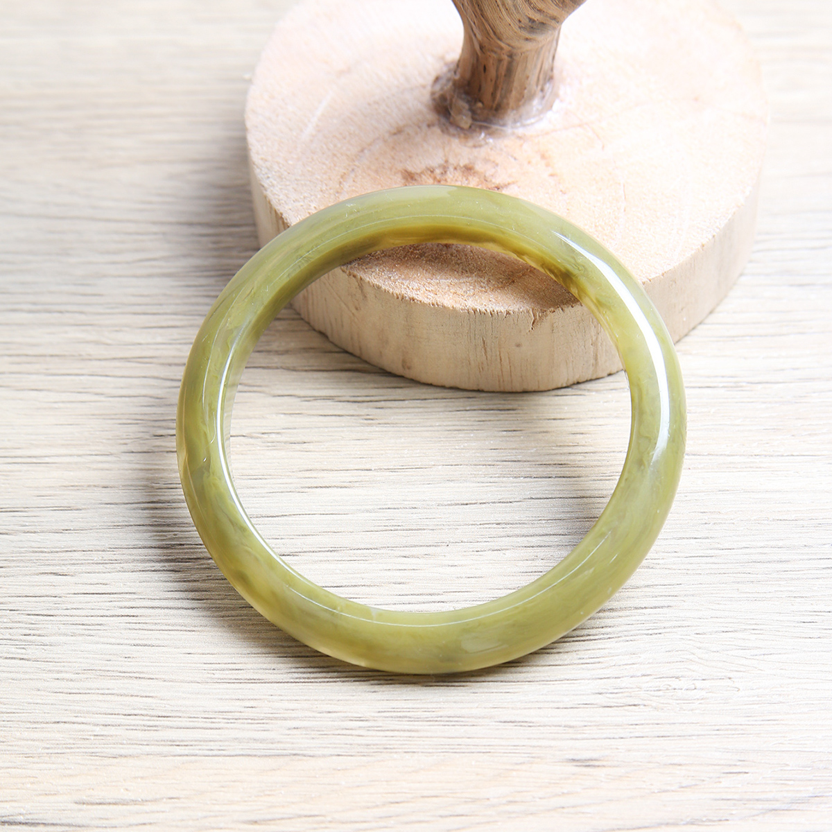 Vintage Style Round Synthetic Resin Womenu0027S Bangle 1 Piece