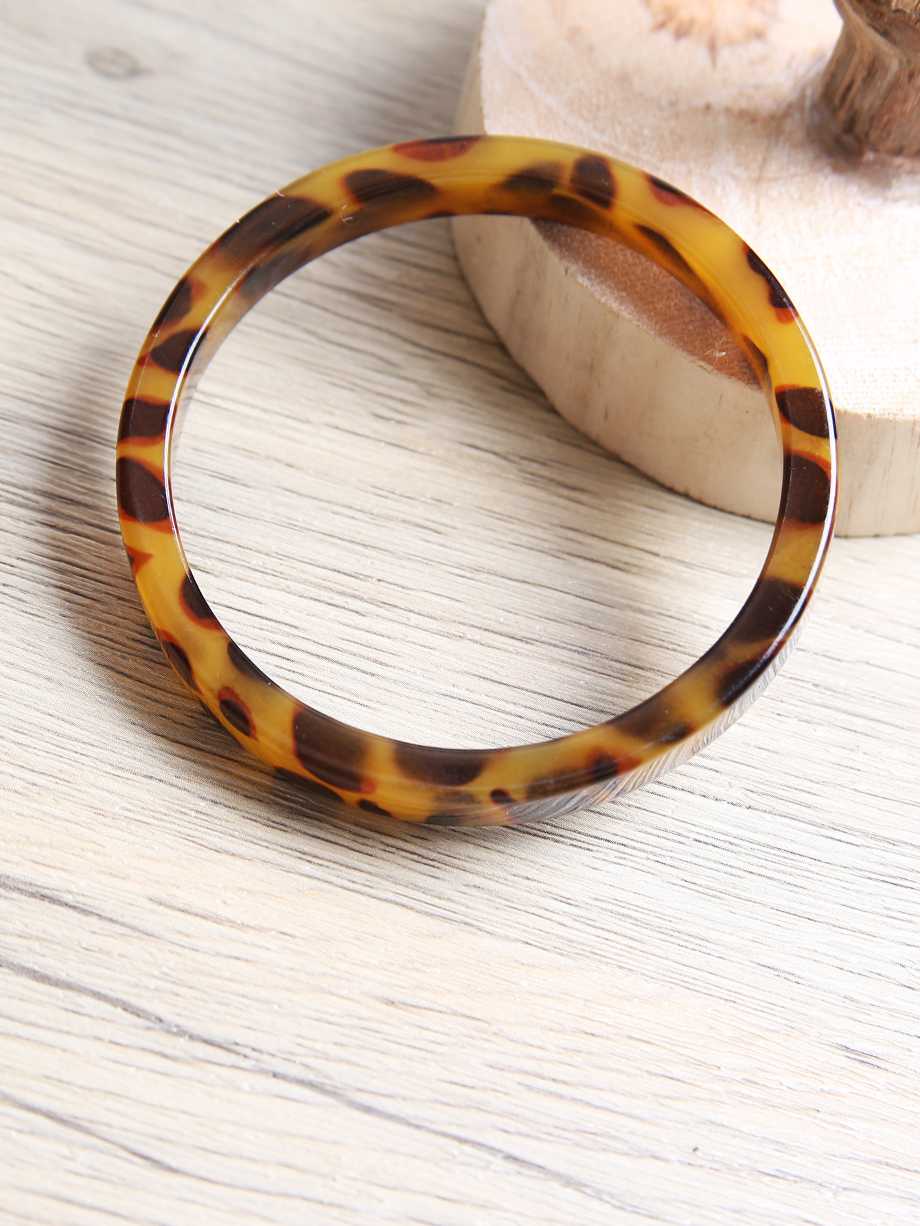 Vintage Style Round Synthetic Resin Womenu0027S Bangle 1 Piece