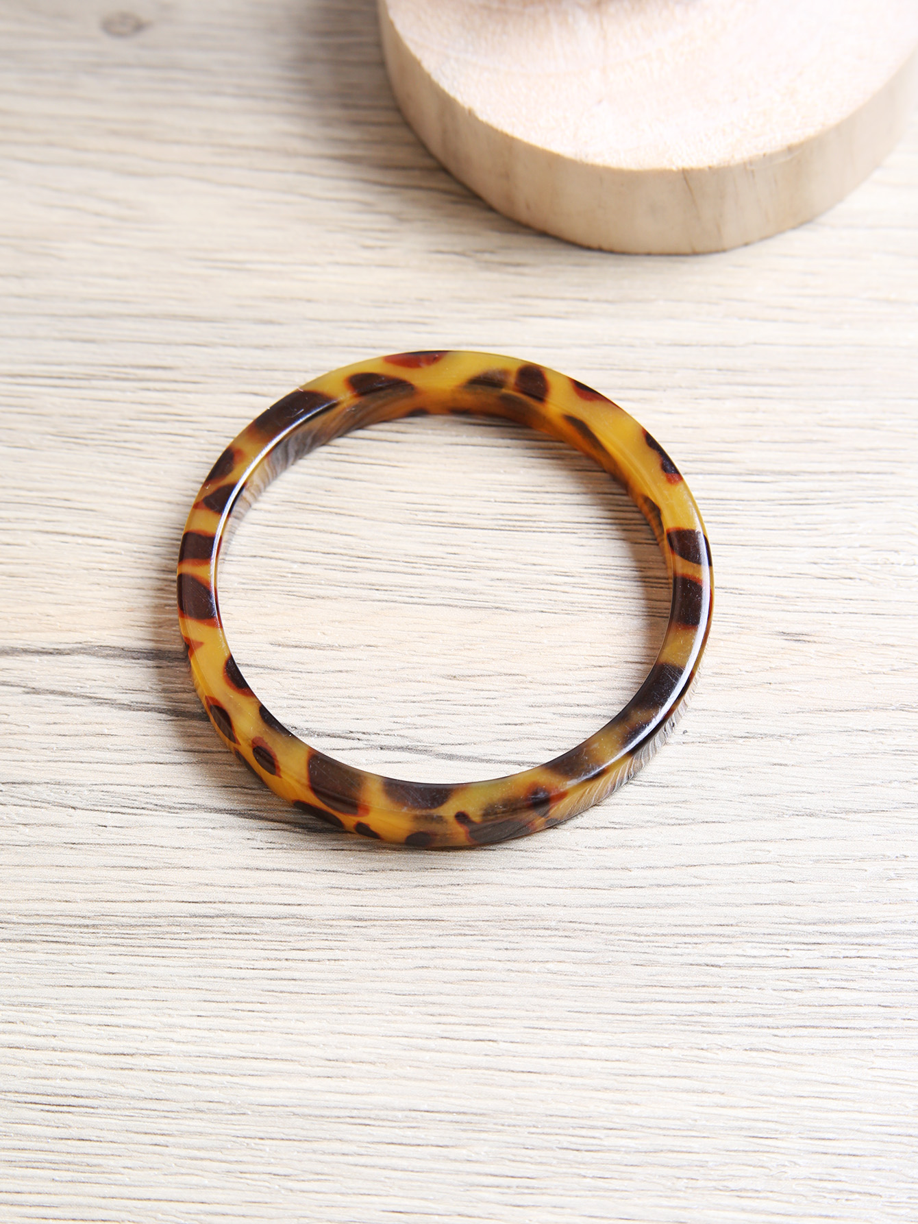 Vintage Style Round Synthetic Resin Womenu0027S Bangle 1 Piece