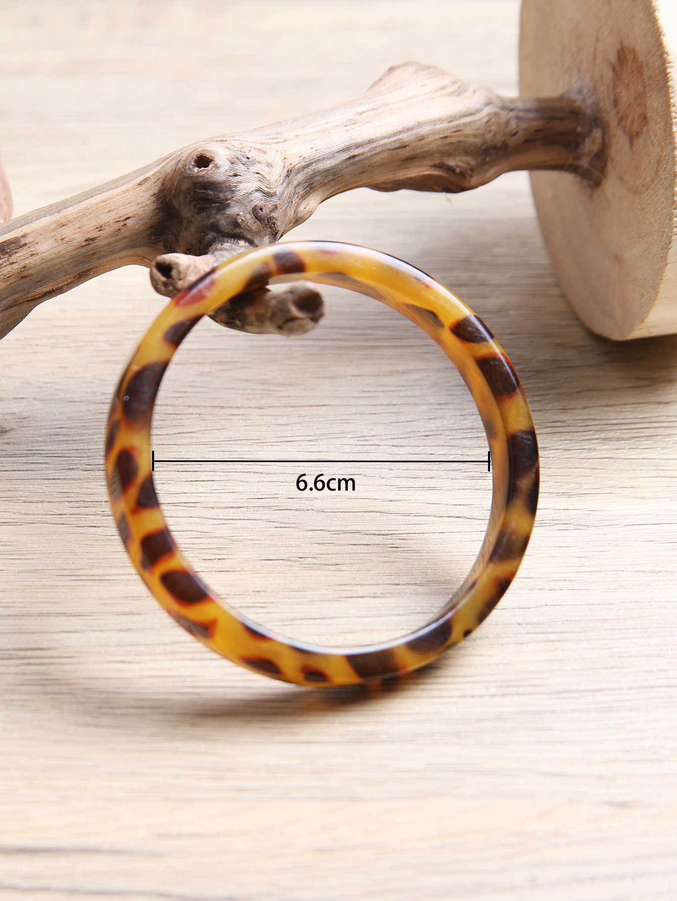 Vintage Style Round Synthetic Resin Womenu0027S Bangle 1 Piece