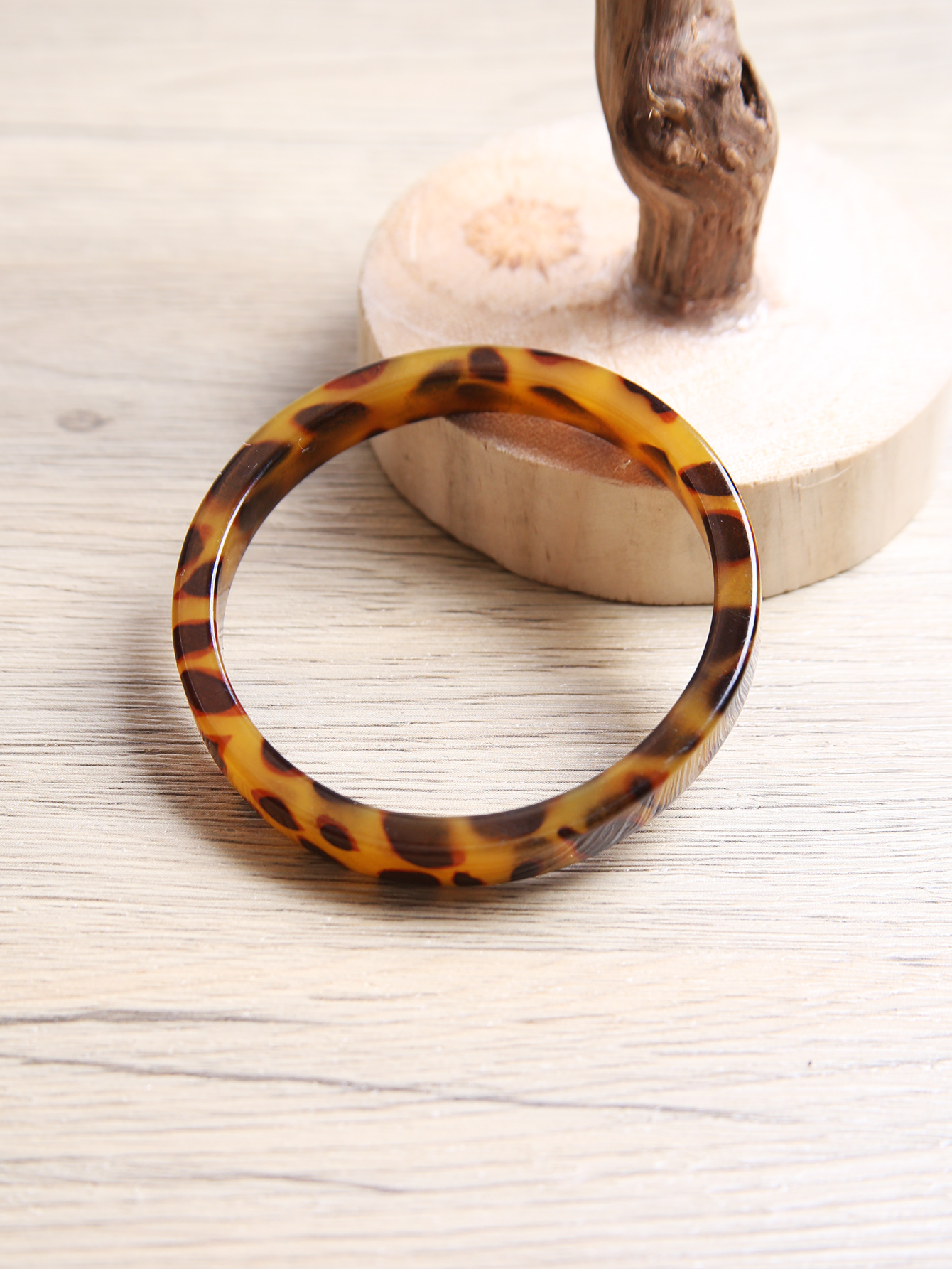 Vintage Style Round Synthetic Resin Womenu0027S Bangle 1 Piece