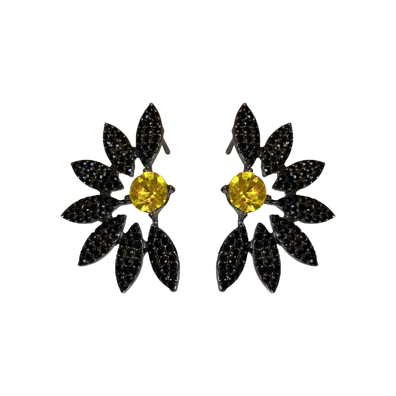 Retro Flower Alloy Inlay Rhinestones Womenu0027S Ear Studs 1 Pair