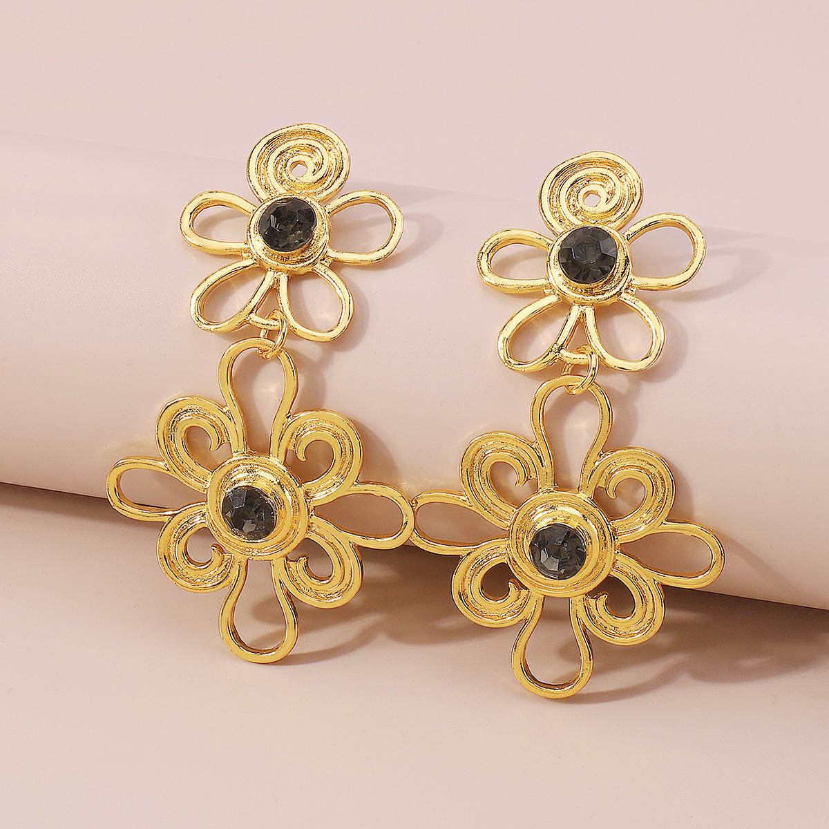 Fashion Flower Alloy Hollow Out Artificial Rhinestones Womenu0027S Dangling Earrings 1 Pair