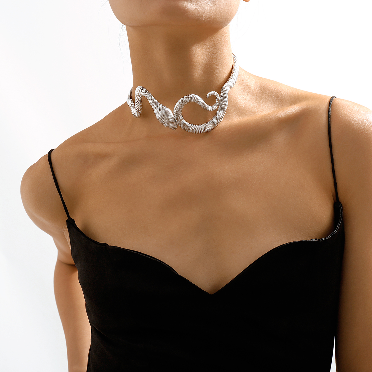 Retro Snake Alloy Irregular Three-dimensional Womenu0027S Choker 1 Piece