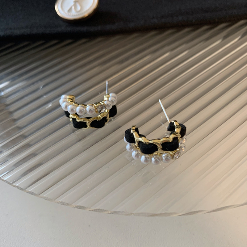 Classic Style C Shape Alloy Inlay Artificial Pearls Rhinestones Womenu0027S Ear Studs 1 Pair