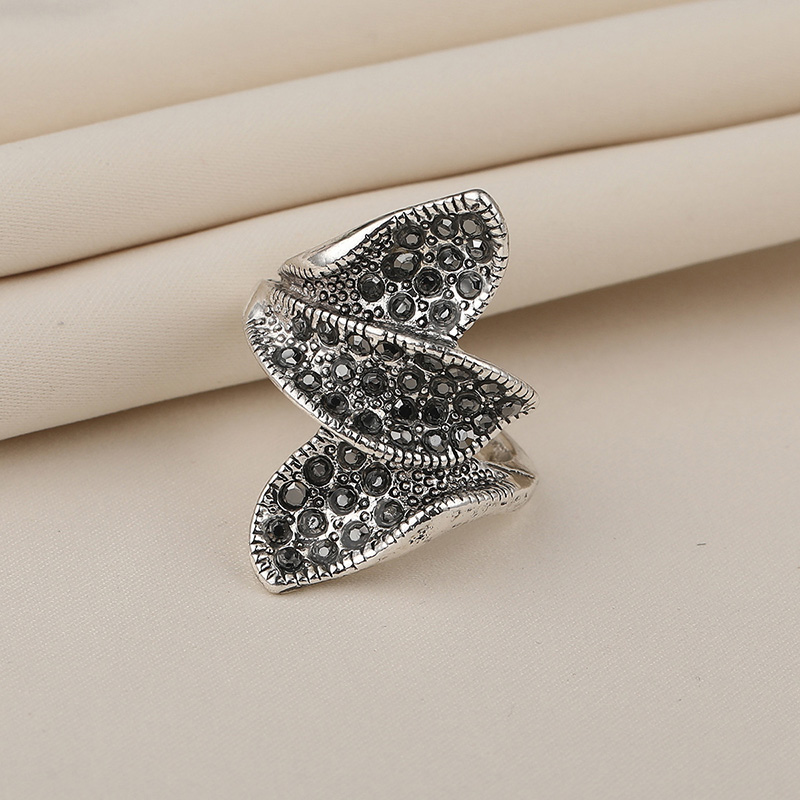 Retro Leaf Alloy Inlay Artificial Rhinestones Unisex Rings 1 Piece