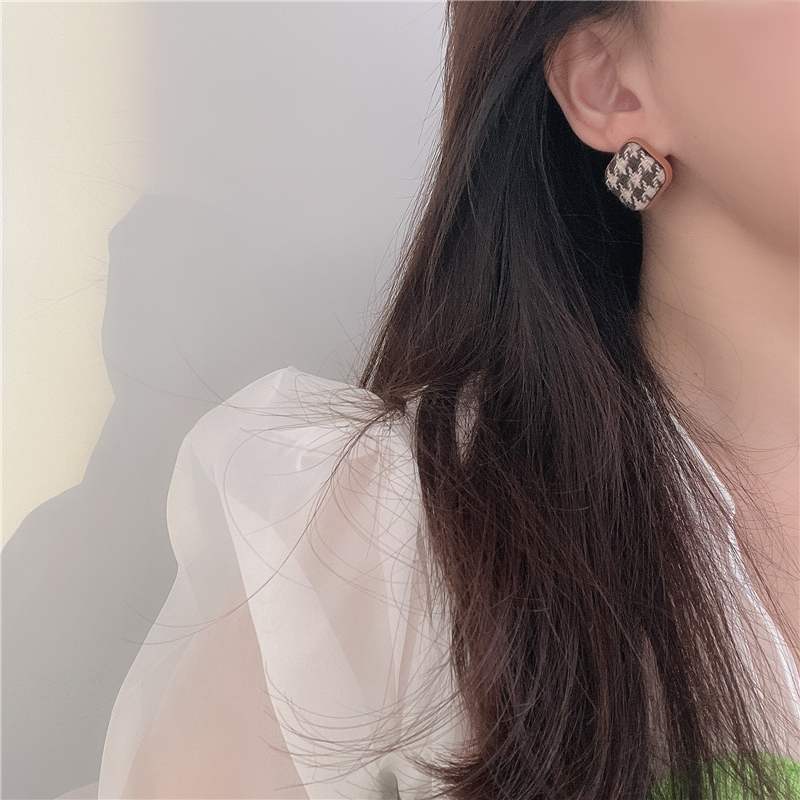 Fashion Round Alloy Artificial Rhinestones Womenu0027S Ear Studs 1 Pair