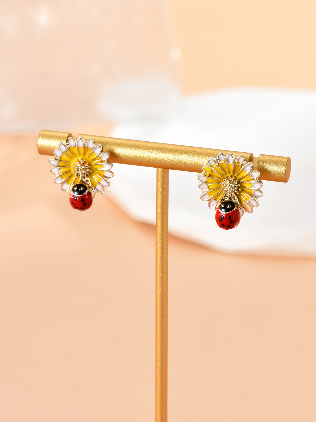 Fashion Beetles Flower Alloy Womenu0027S Ear Studs 1 Pair