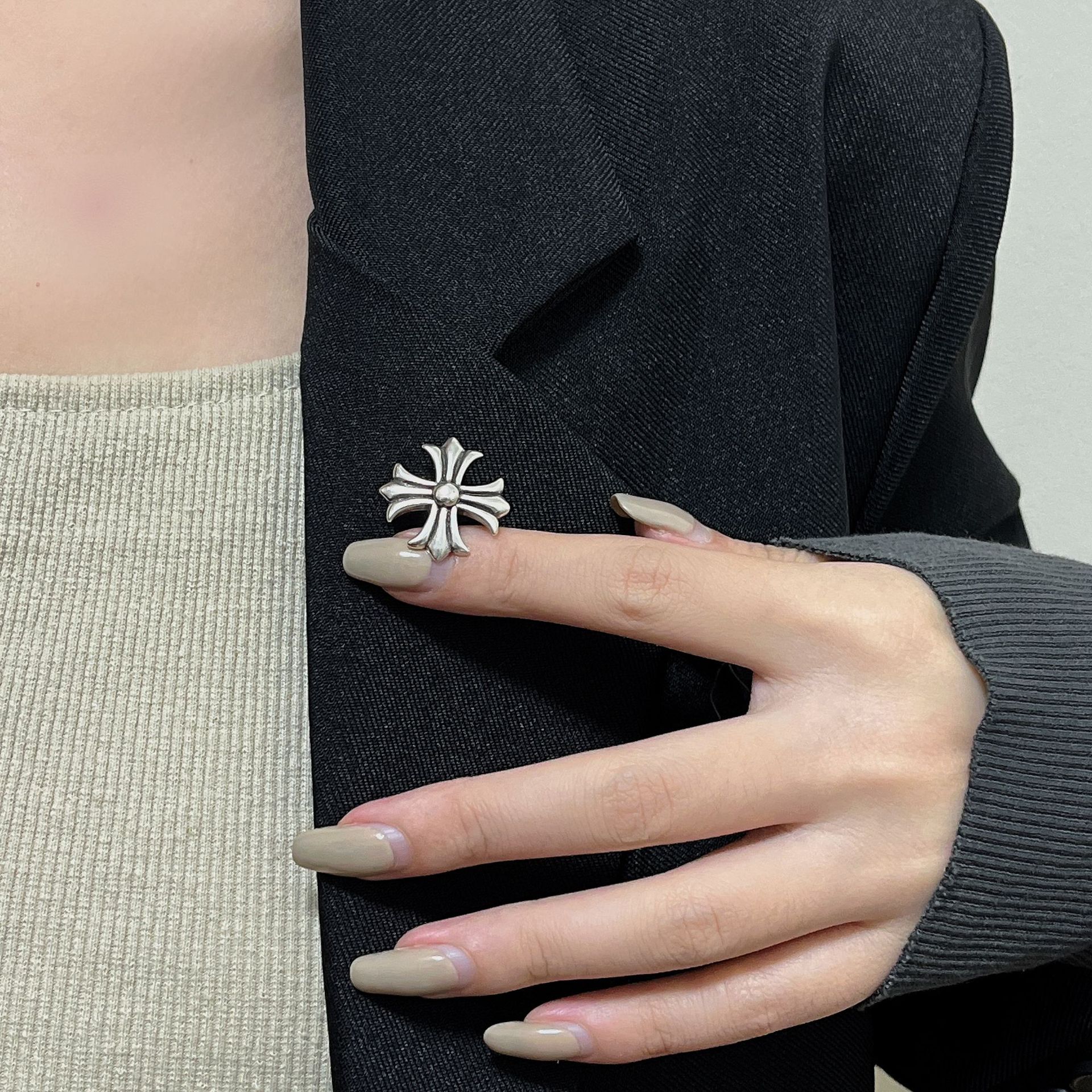 Vintage Style Cross Alloy Plating Unisex Brooches 1 Piece