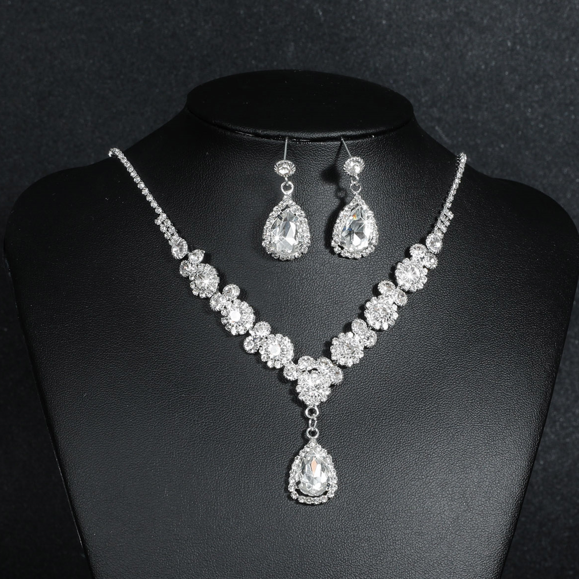 Fashion Water Droplets Tassel Artificial Crystal Metal Inlay Rhinestones Earrings Necklace 1 Set