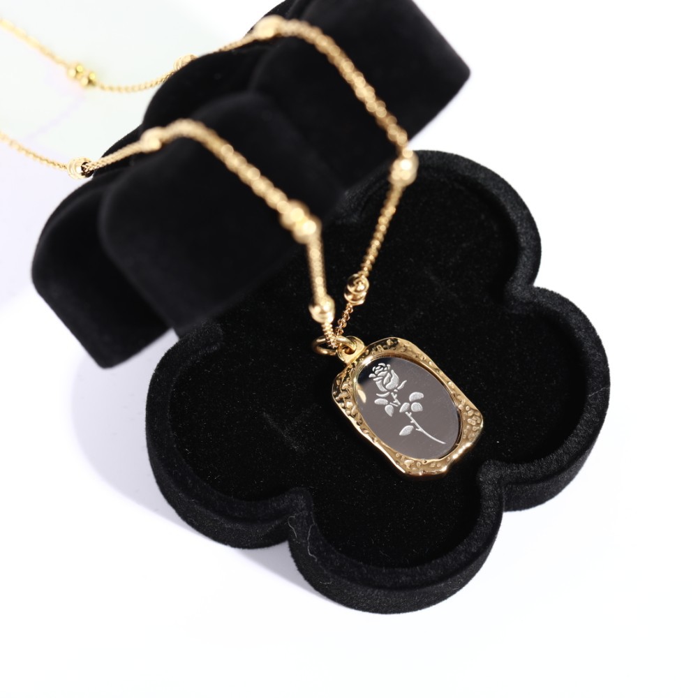 Retro Flower Stainless Steel Plating Pendant Necklace 1 Piece