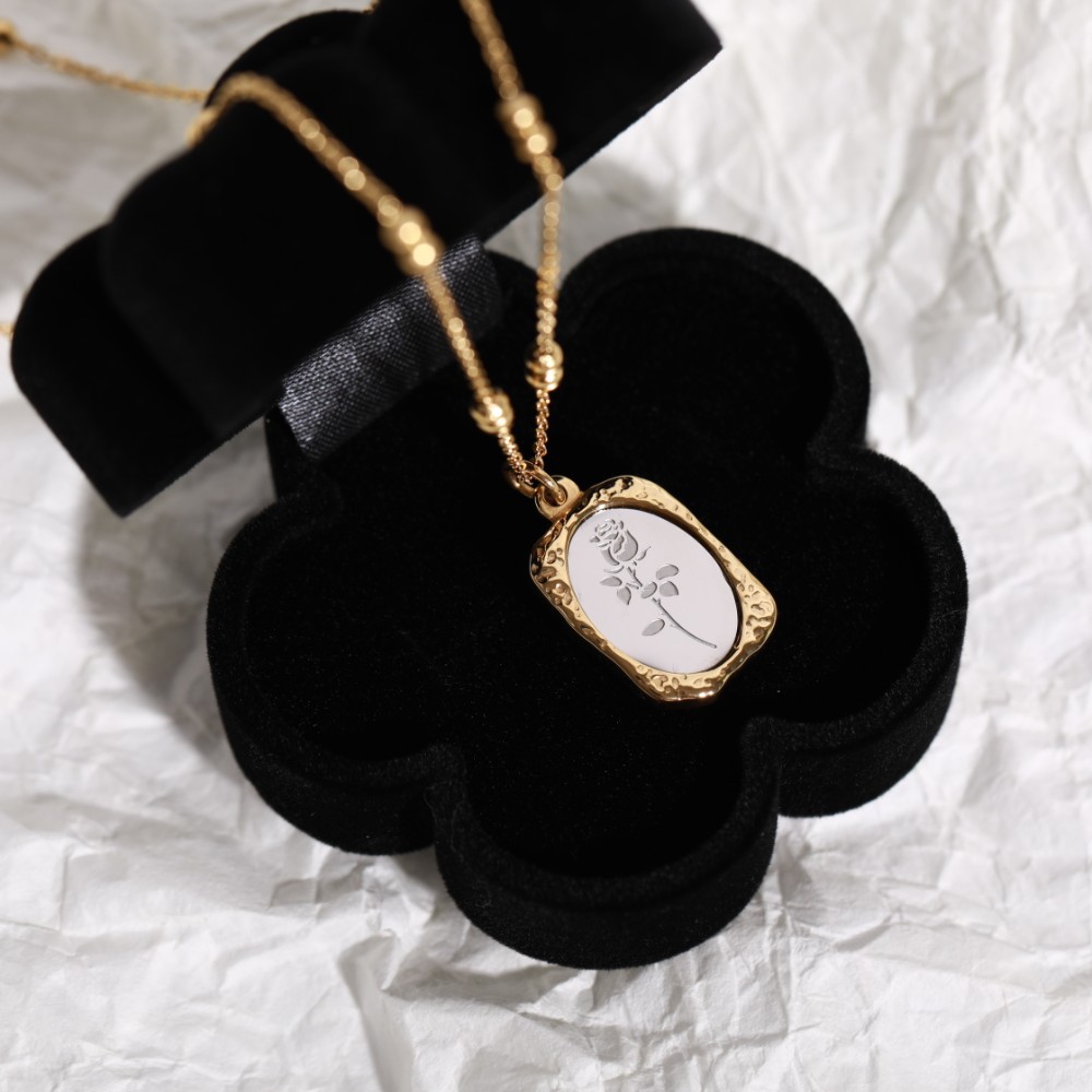 Retro Flower Stainless Steel Plating Pendant Necklace 1 Piece