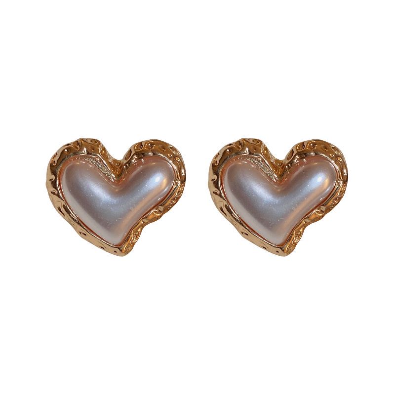 Retro Heart Shape Imitation Pearl Alloy Womenu0027S Ear Studs 1 Pair