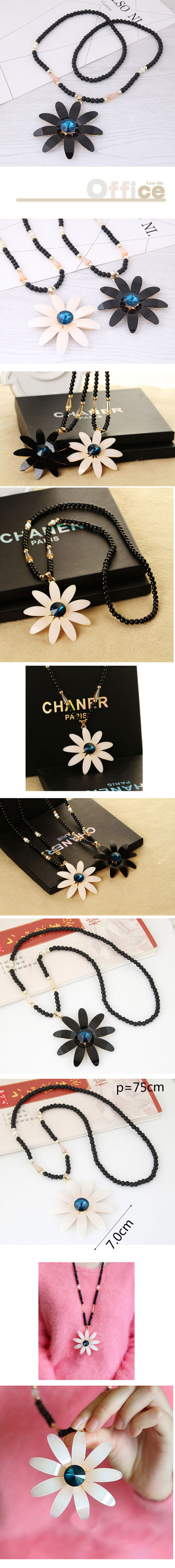 Fashion Flower Synthetic Resin Alloy Inlay Acrylic Womenu0027S Necklace 1 Piece