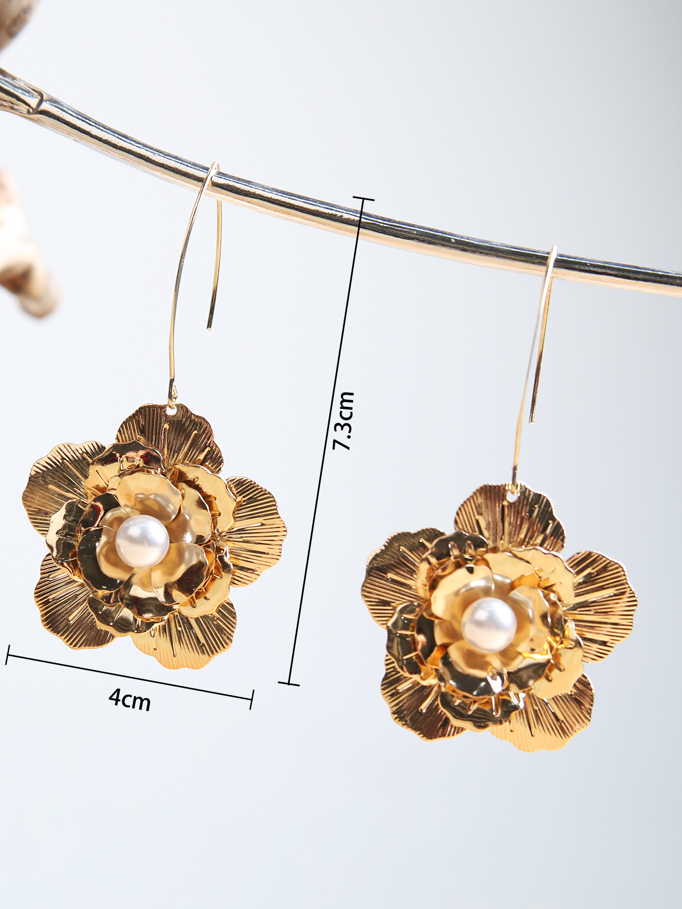 Retro Flower Alloy Inlay Artificial Pearls Womenu0027S Drop Earrings 1 Pair