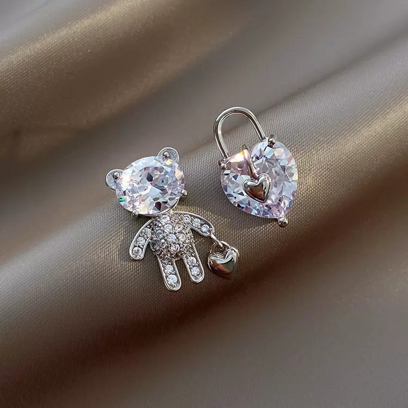 Korean Style Heart Shape Alloy Plating Artificial Rhinestones Womenu0027S Ear Studs 1 Pair