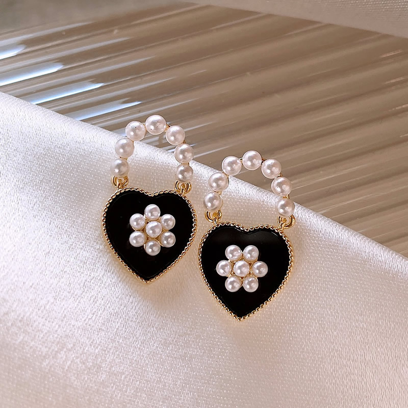 Korean Style Heart Shape Alloy Plating Artificial Pearls Womenu0027S Ear Studs 1 Pair