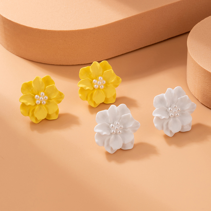 Simple Style Flower Alloy Three-dimensional Womenu0027S Ear Studs 1 Pair