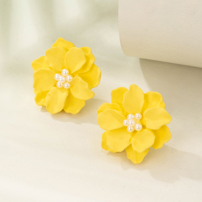 Simple Style Flower Alloy Three-dimensional Womenu0027S Ear Studs 1 Pair