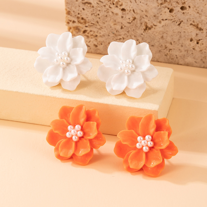 Simple Style Flower Alloy Three-dimensional Womenu0027S Ear Studs 1 Pair