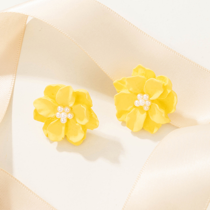 Simple Style Flower Alloy Three-dimensional Womenu0027S Ear Studs 1 Pair