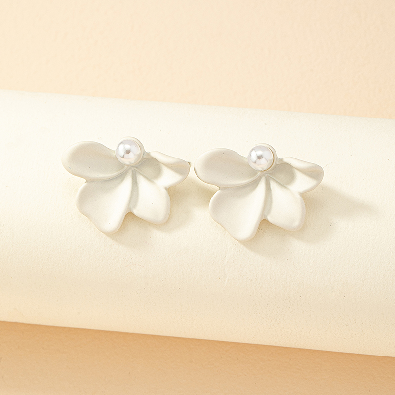 Fashion Flower Imitation Pearl Alloy Plating Womenu0027S Ear Studs 1 Pair