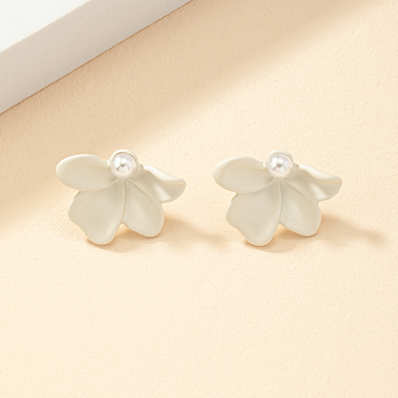 Fashion Flower Imitation Pearl Alloy Plating Womenu0027S Ear Studs 1 Pair