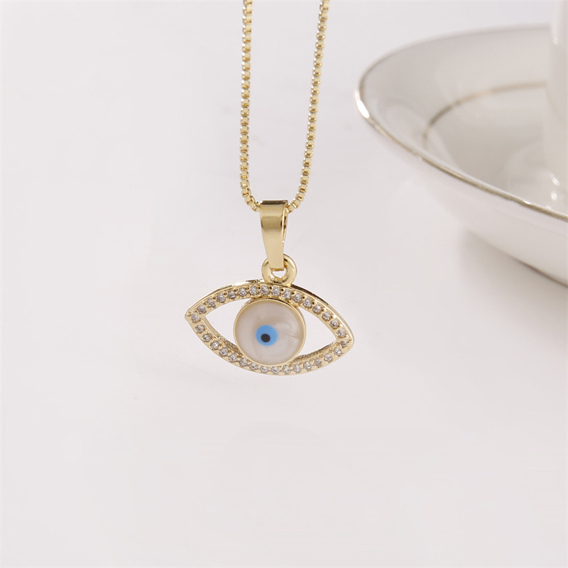 Fashion Devilu0027S Eye Copper Hollow Out Zircon Pendant Necklace 1 Piece