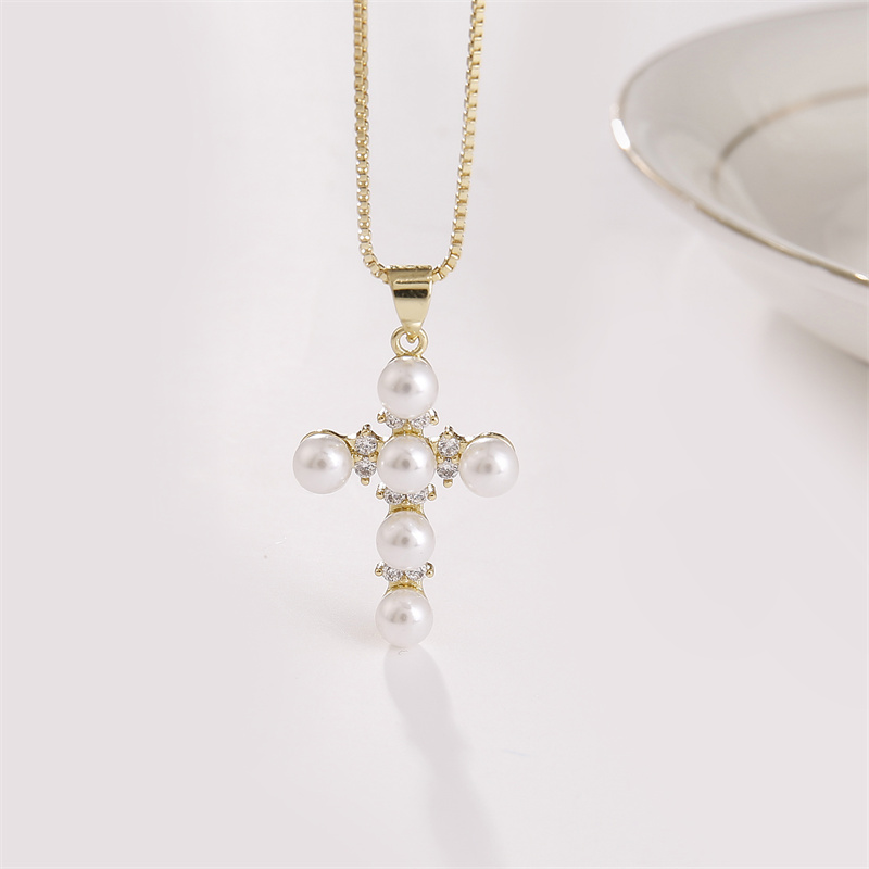 Luxurious Cross Copper Inlay Artificial Pearls Zircon Pendant Necklace 1 Piece