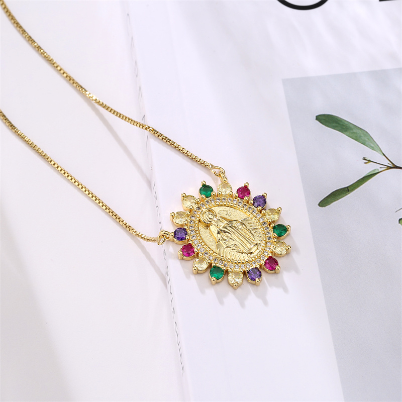 Retro Portrait Copper Gold Plated Zircon Pendant Necklace 1 Piece