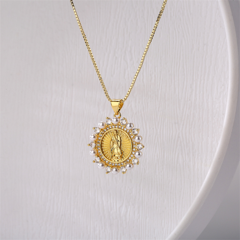 Retro Portrait Copper Gold Plated Zircon Pendant Necklace 1 Piece