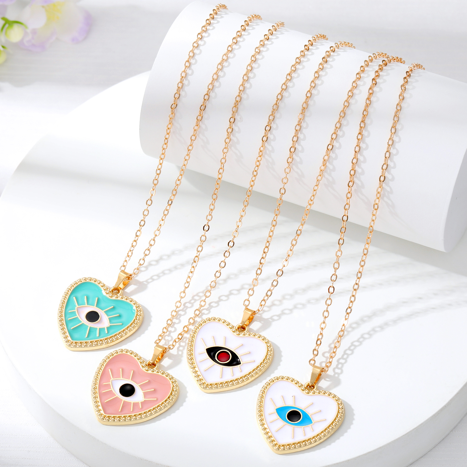 Fashion Devilu0027S Eye Heart Shape Alloy Womenu0027S Pendant Necklace 1 Piece