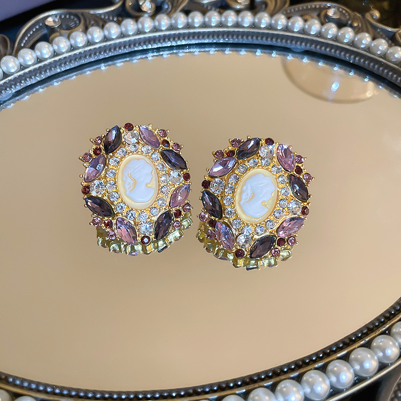 Retro Oval Copper Inlay Rhinestones Ear Studs 1 Pair
