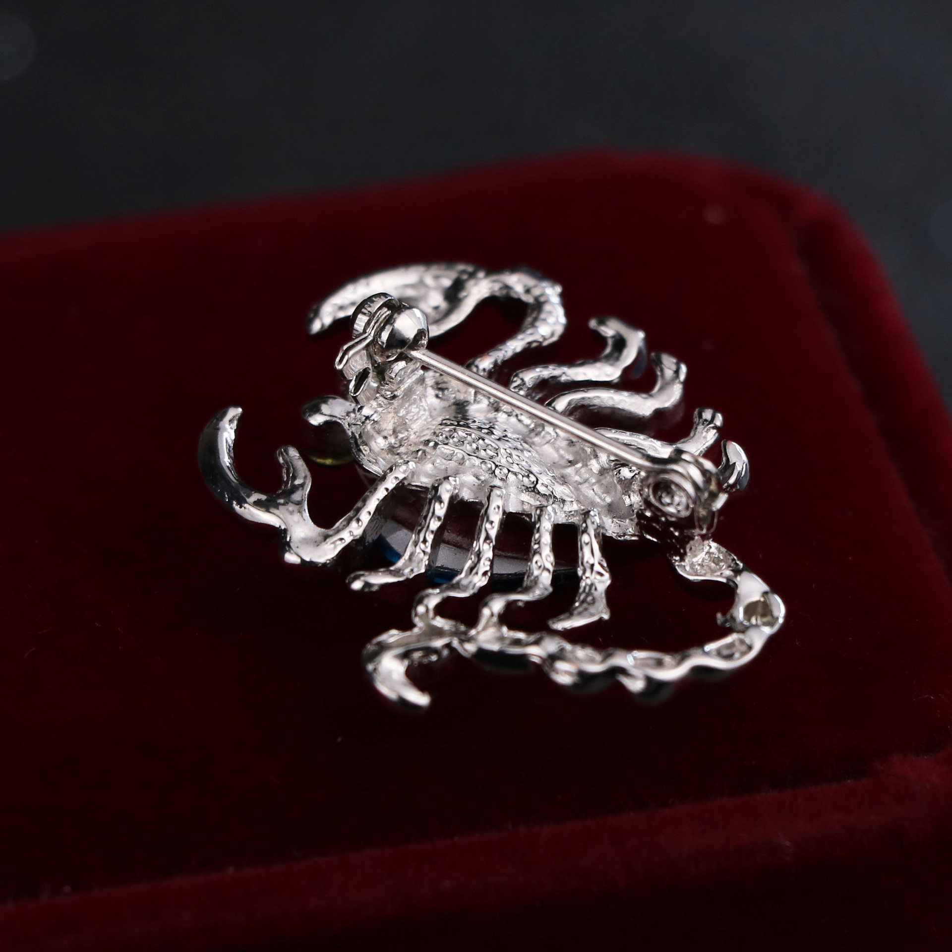 Fashion Scorpion Alloy Plating Artificial Crystal Unisex Brooches