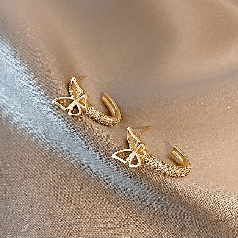 Simple Style Circle Butterfly Copper Hollow Out Inlay Zircon Ear Studs 1 Pair