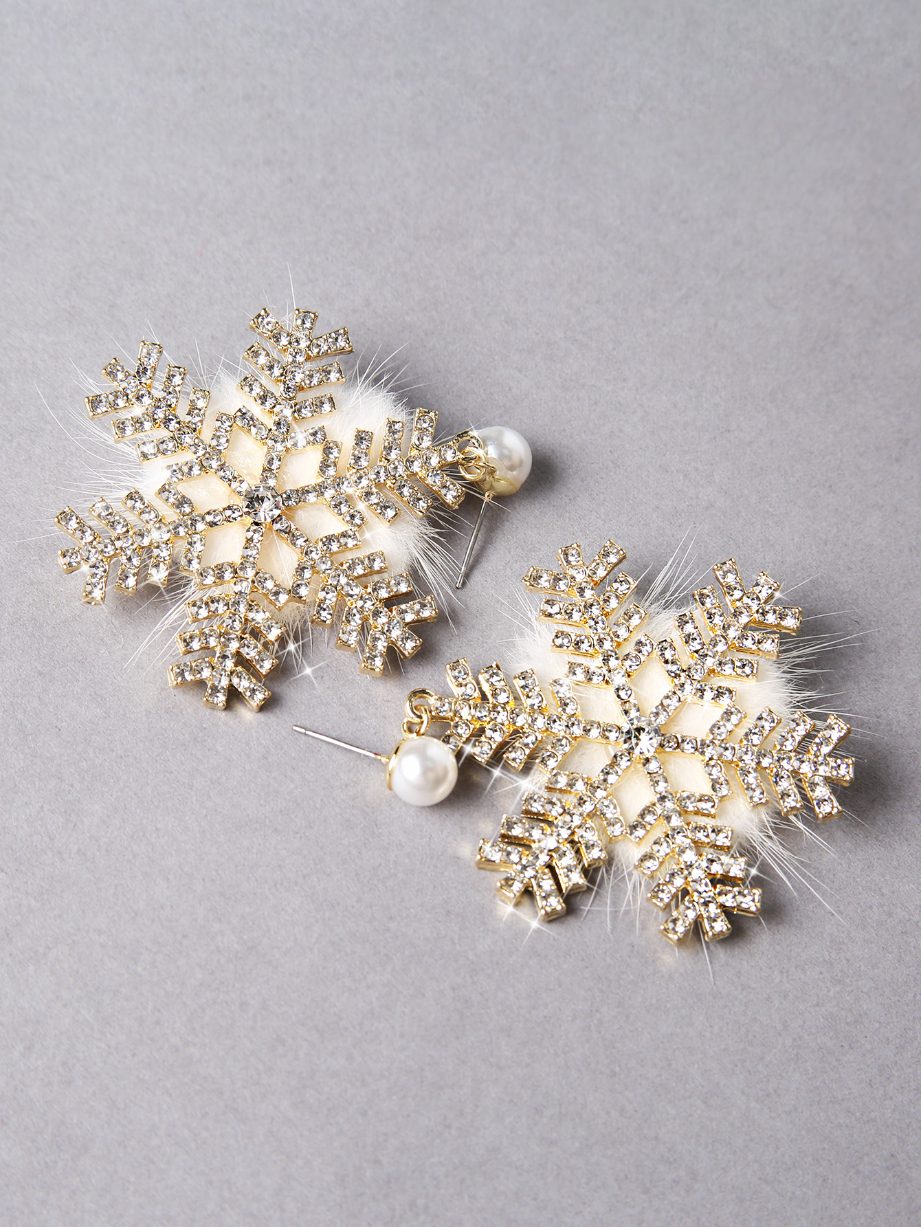 1 Pair Fashion Snowflake Alloy Plush Inlay Artificial Pearls Zircon Christmas Womenu0027S Drop Earri