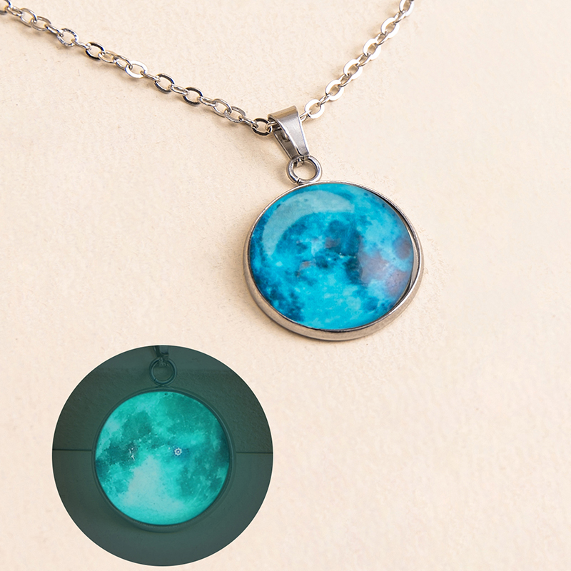 Fashion Moon Alloy Luminous Glass Unisex Pendant Necklace 1 Piece