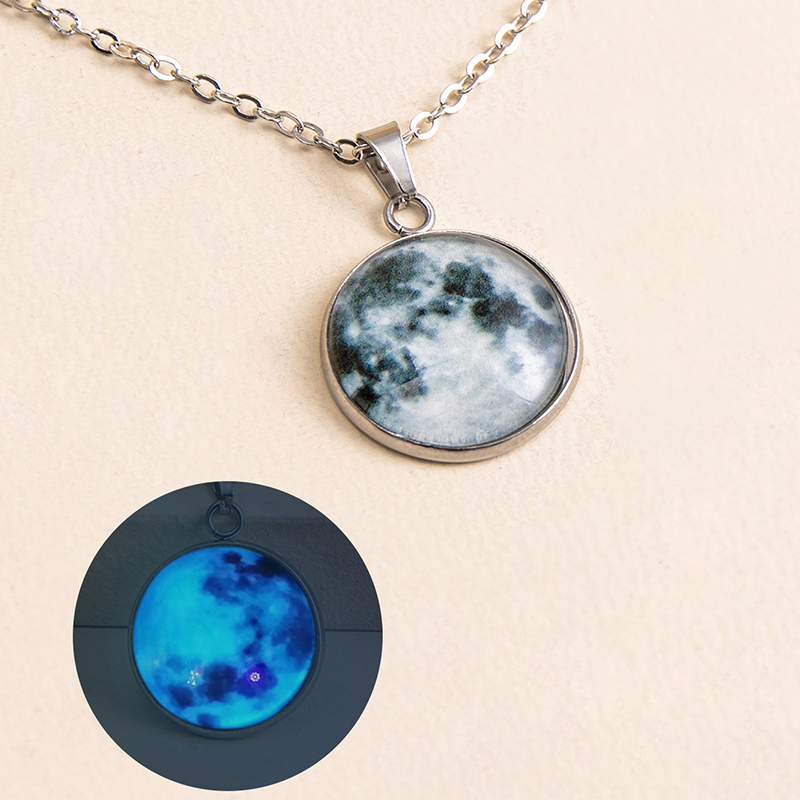 Fashion Moon Alloy Luminous Glass Unisex Pendant Necklace 1 Piece