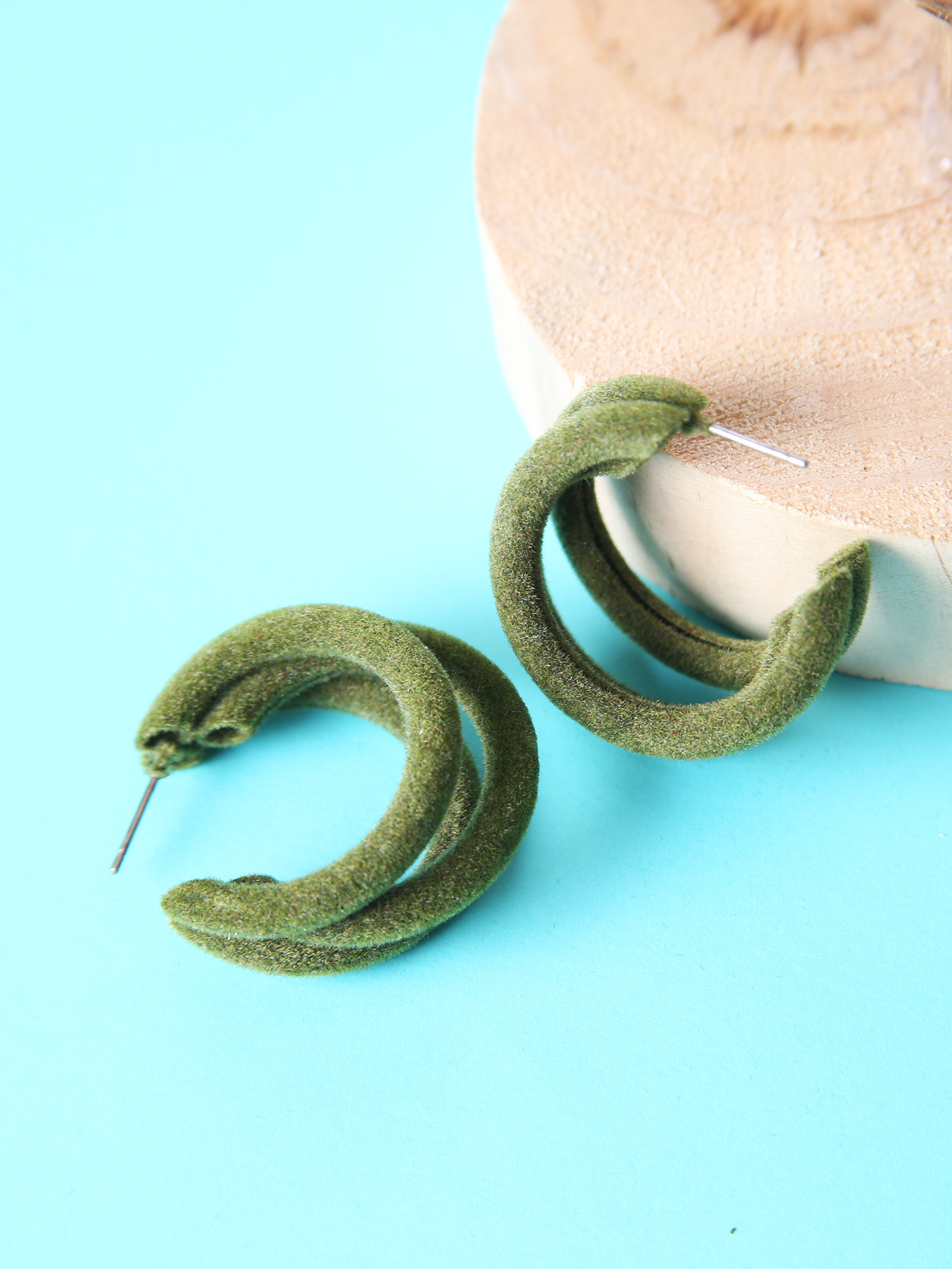 Fashion C Shape Flocking Womenu0027S Ear Studs 1 Pair