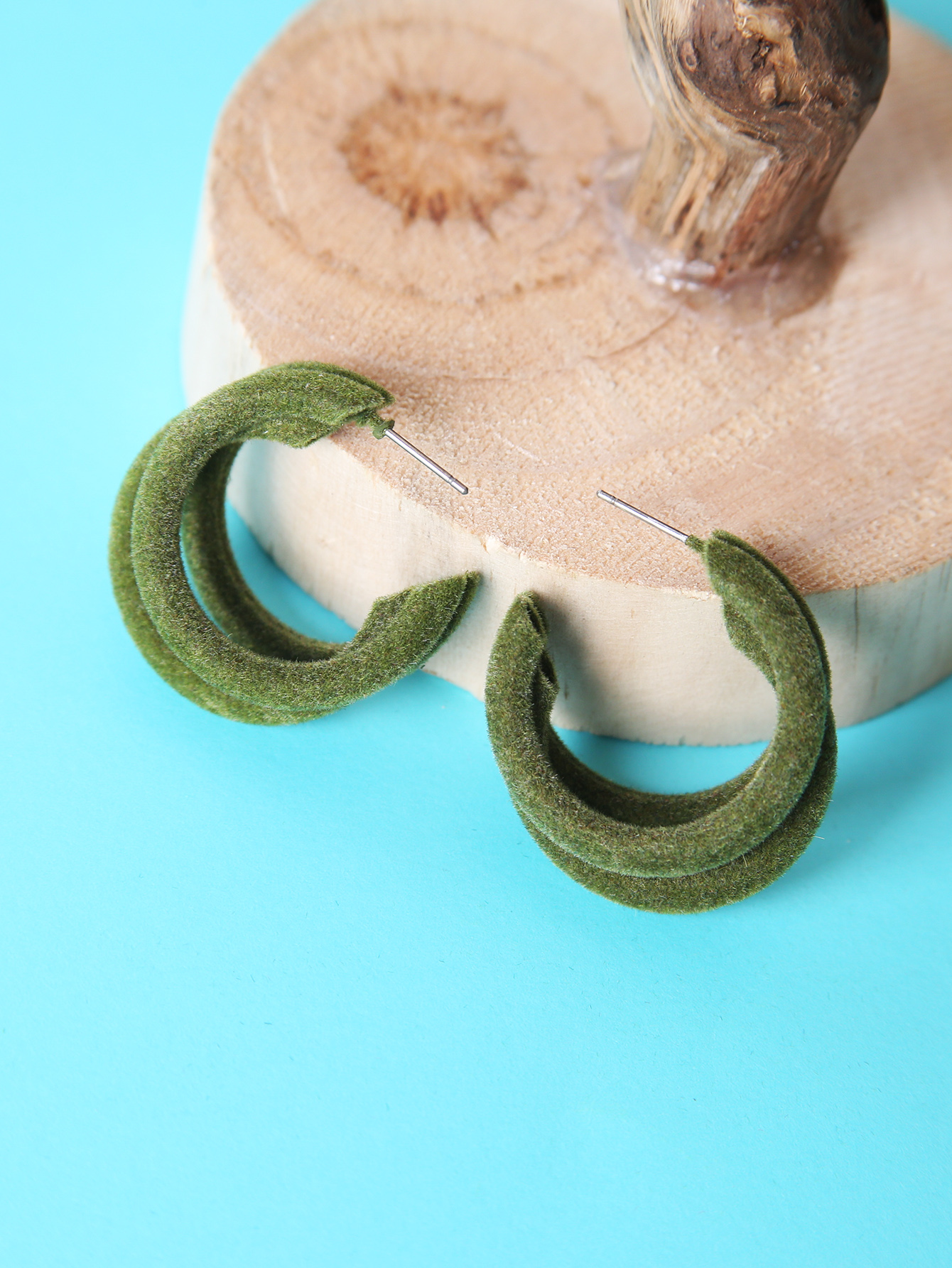 Fashion C Shape Flocking Womenu0027S Ear Studs 1 Pair