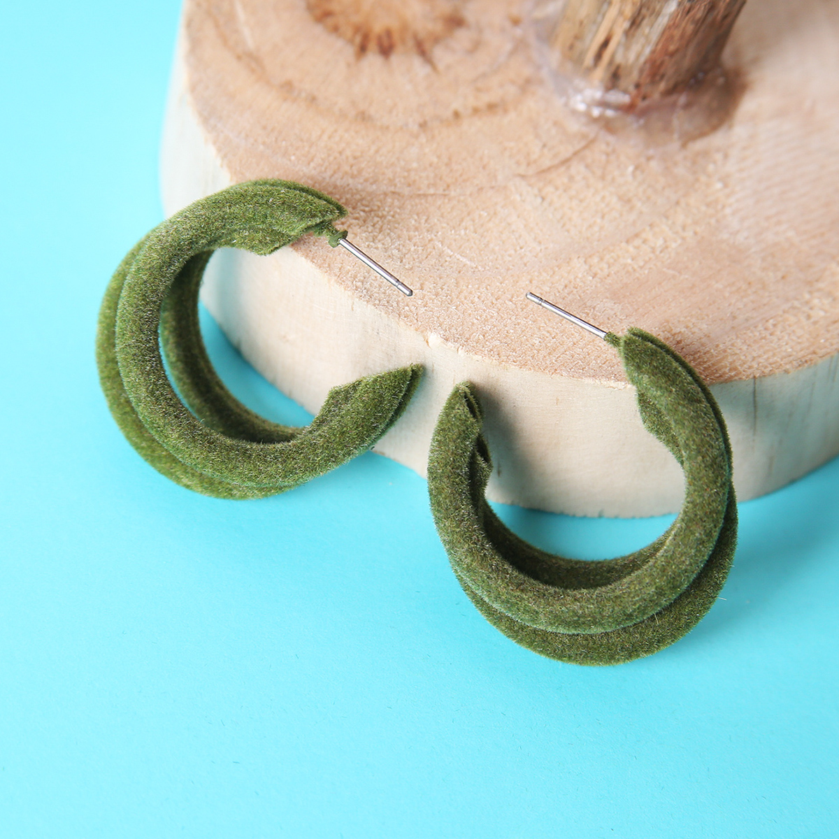Fashion C Shape Flocking Womenu0027S Ear Studs 1 Pair