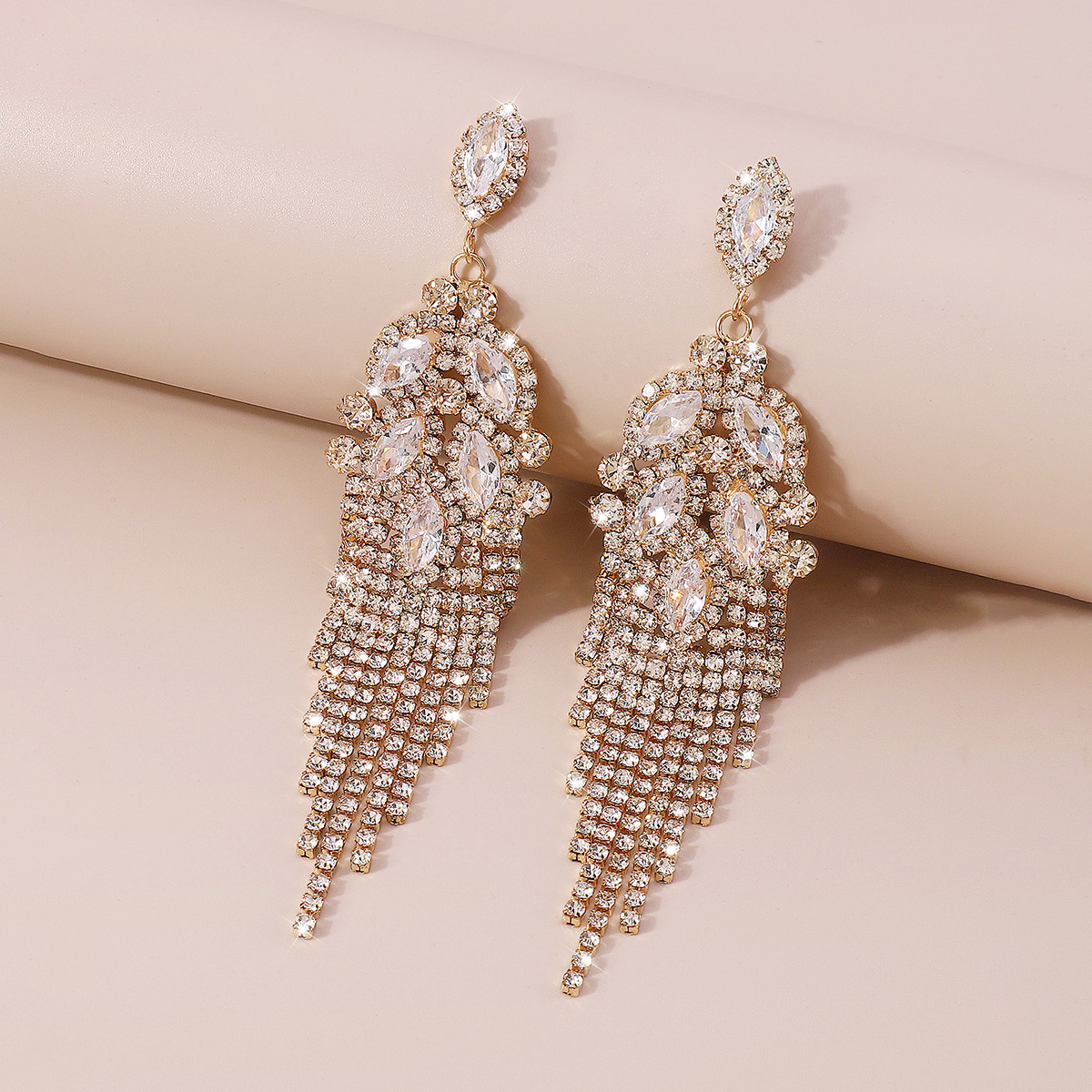 Fashion Water Droplets Alloy Rhinestone Tassel Drop Earrings 1 Pair