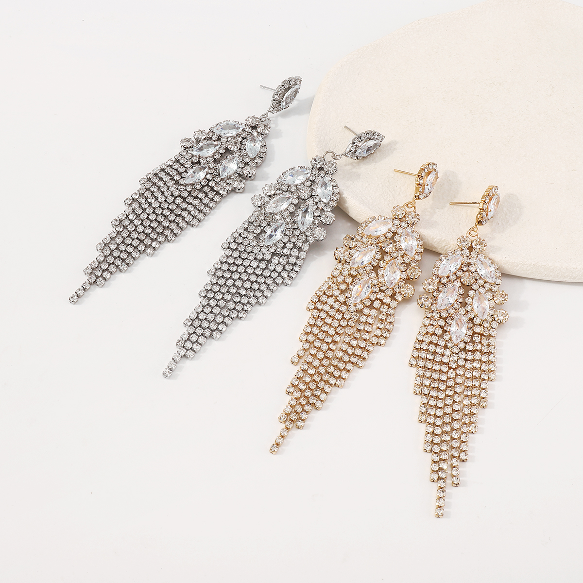 Fashion Water Droplets Alloy Rhinestone Tassel Drop Earrings 1 Pair