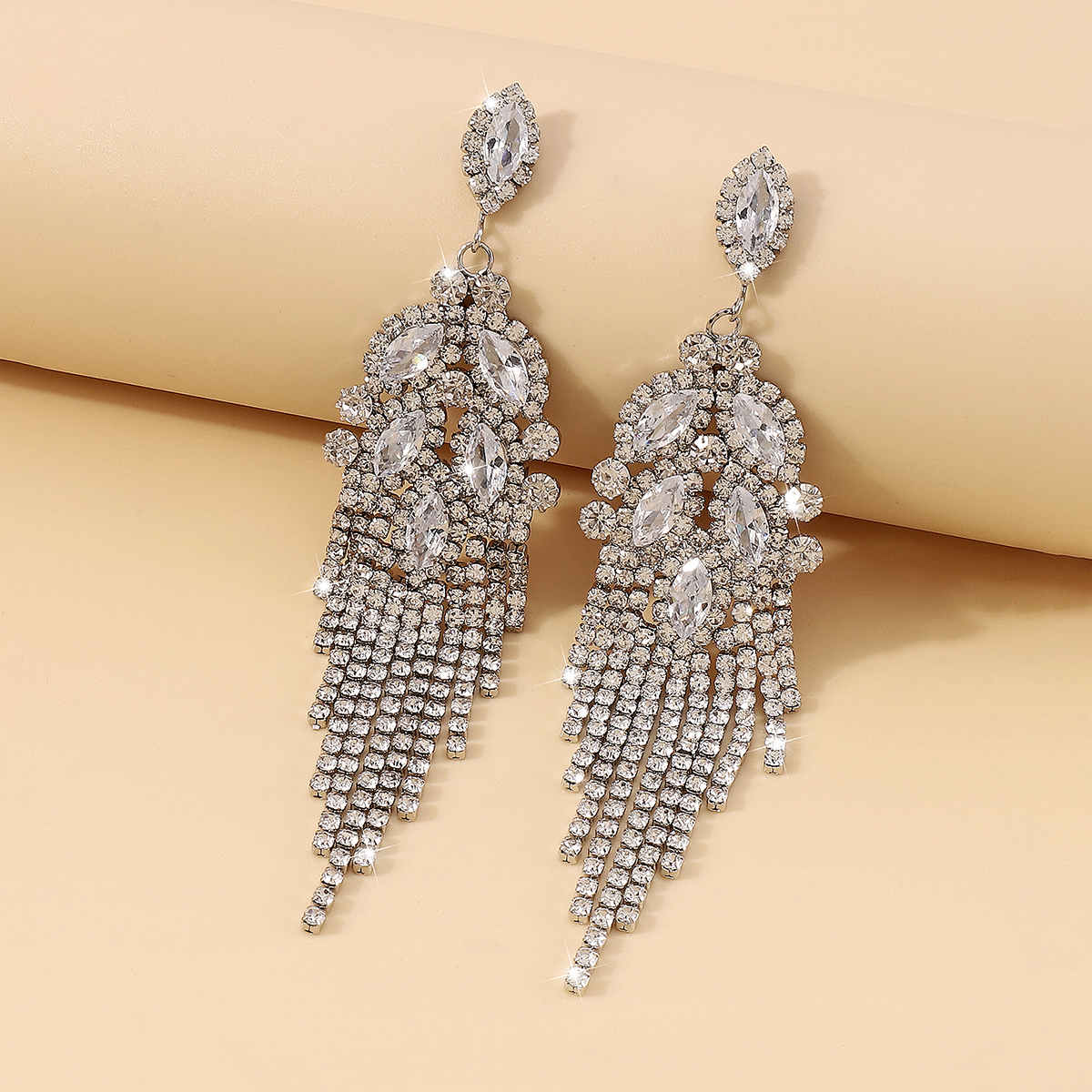 Fashion Water Droplets Alloy Rhinestone Tassel Drop Earrings 1 Pair