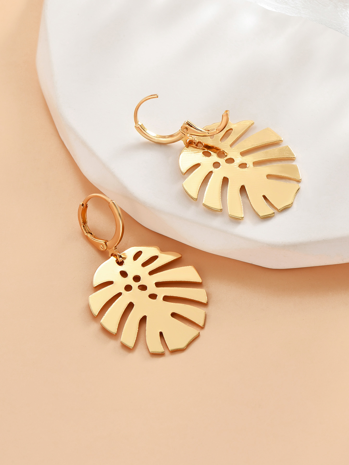 Retro Leaves Alloy Patchwork Womenu0027S Drop Earrings 1 Pair