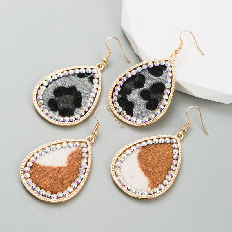 Vintage Style Water Droplets Pu Leather Alloy Gold Plated Rhinestones Womenu0027S Drop Earrings 1 Pa